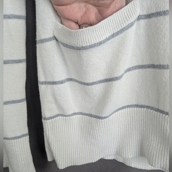 GAP Medium Striped Sweater Hoodie With Pockets Super Condition - Picture 5 of 13